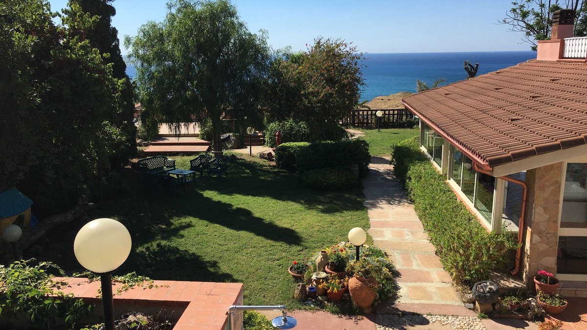 Trappeto Villa | Villa with exclusive sea view and beautiful panoramic garden sleeps 11