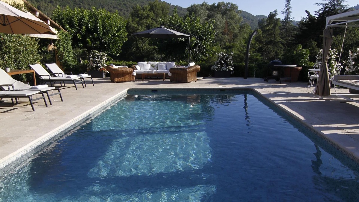 Le Bar-sur-Loup House | Villa with pool and river enjoying incredible mountain views