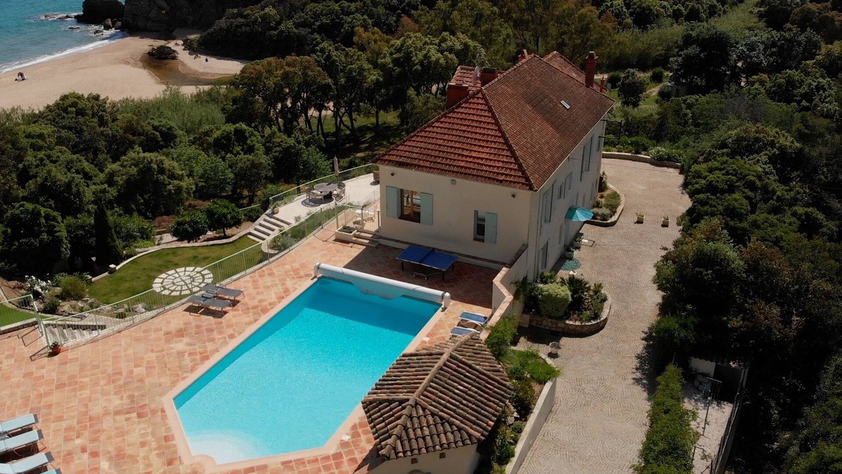 Cavaliere Villa | Villa With Garden Gate Straight Onto Beach