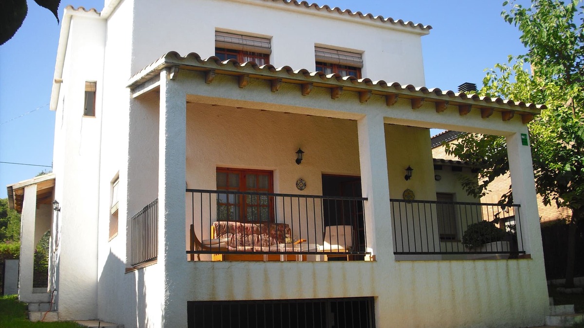 Roda de Bara Ski Chalet | Villa with garden in Costa Daurada