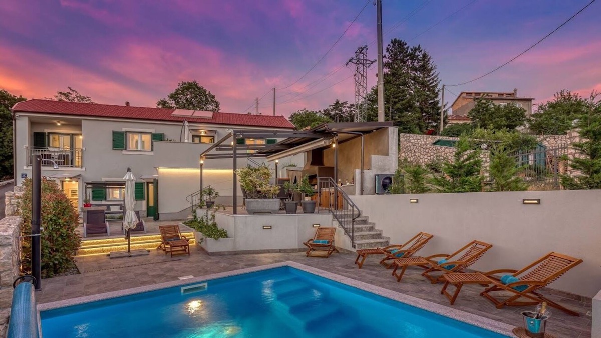 Hreljin Villa | Villa with heated pool, 9 people, sea view