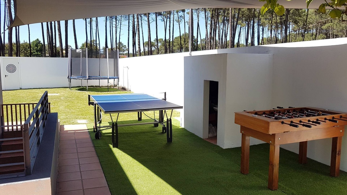 Verdizela Villa | Villa with Heated pool, WiFi, 5min Beaches, 20min Lisbon