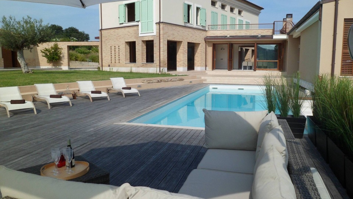 Mosciano Sant'Angelo Villa | Villa With Private Land, Private Pool And Panoramic Views, close to the beaches