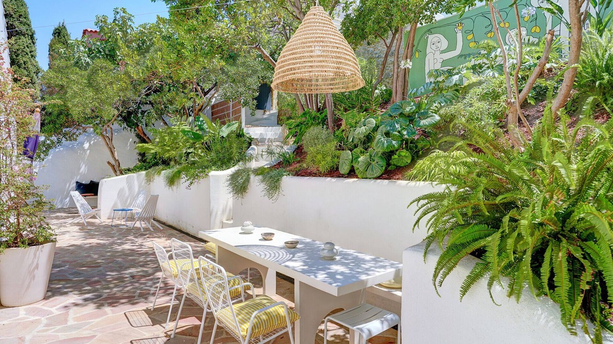 Roucas-Blanc Villa | Villa with large plot and pool overlooking the sea