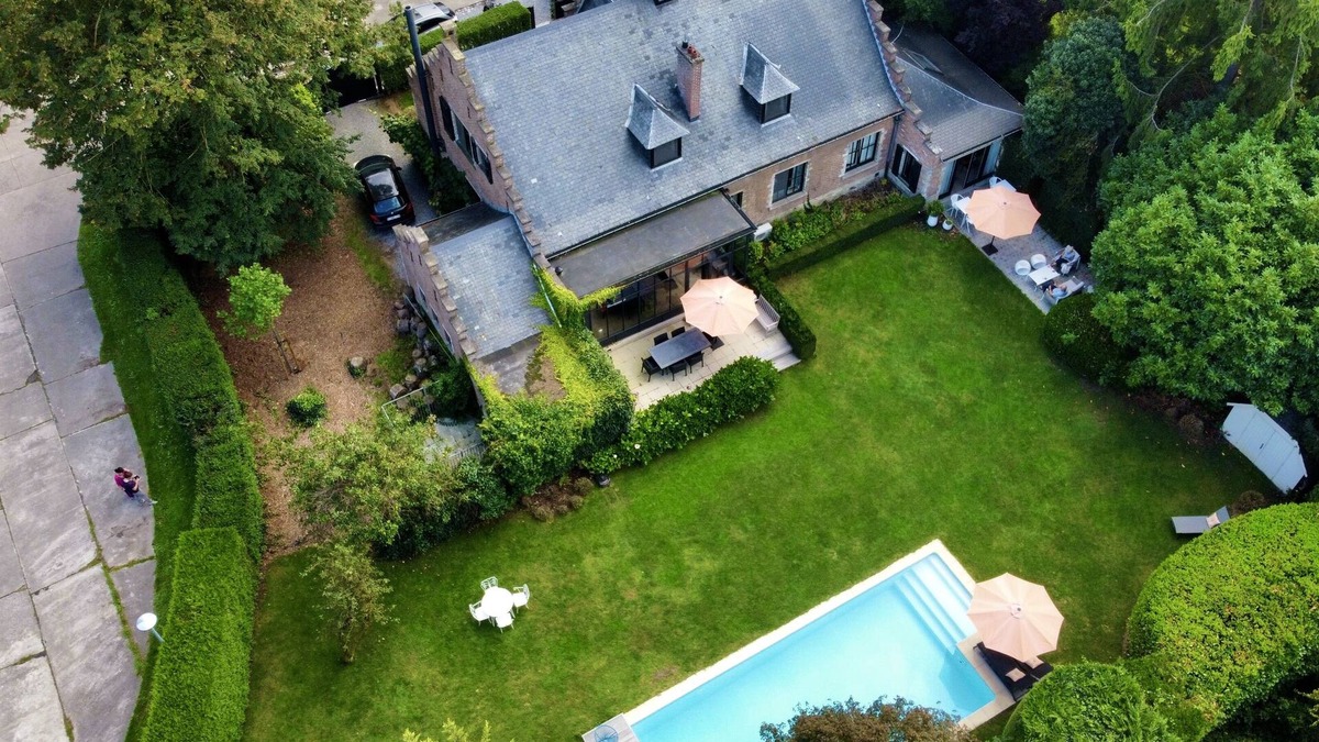 Beigem Villa | Villa with lovely garden and swimming pool. In the green Belt around Brussels.