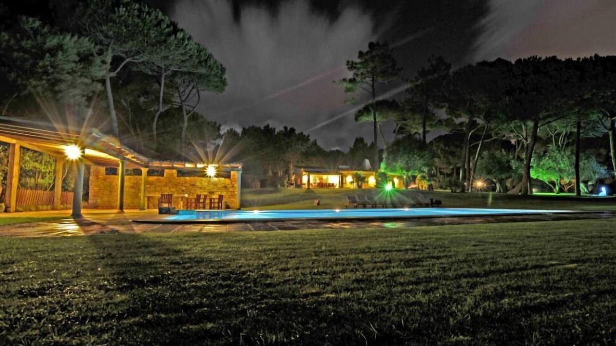 Azenhas do Mar House | VILLA WITH LUXURY PARK, 8.000m2 of GRASS AND LARGE POOL COLARES - SINTRA