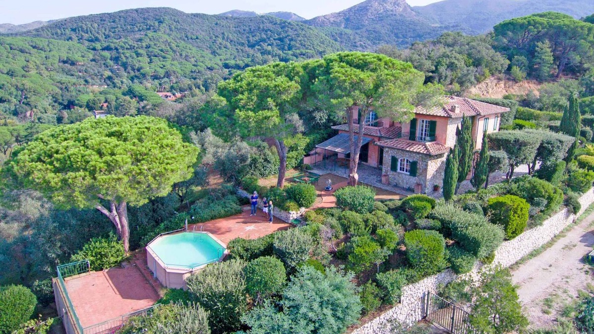 Magazzini Villa | Villa with outdoor swimming pool