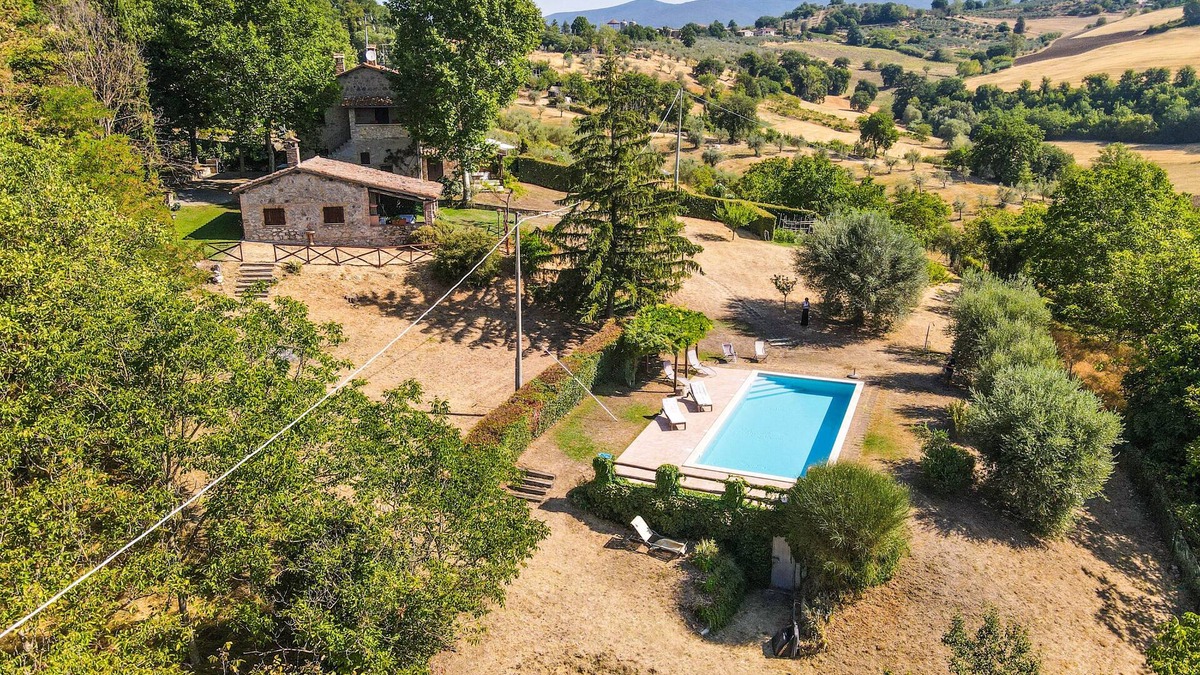 Lugnano in Teverina House | Villa with private pool 80 kms northern of Rome and 30 from Orvieto. 5 bedrooms