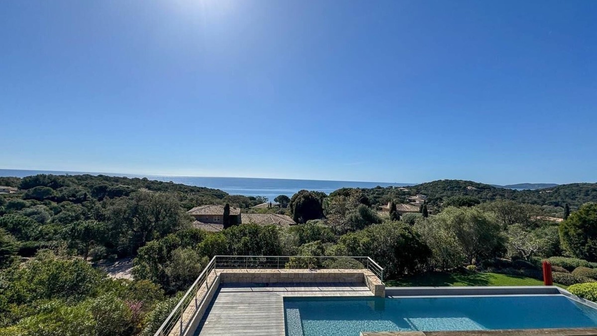 Cirendinu Villa | Villa with panoramic sea view and beach within walking distance Private estate in Punta d'Araso