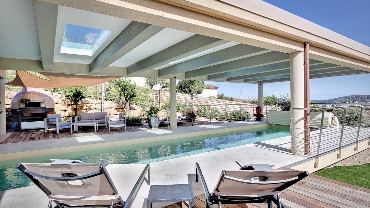 Les Restanques Villa | Villa with pool, By the sea and beaches 5 min. Views of the Bay of Saint Tropez