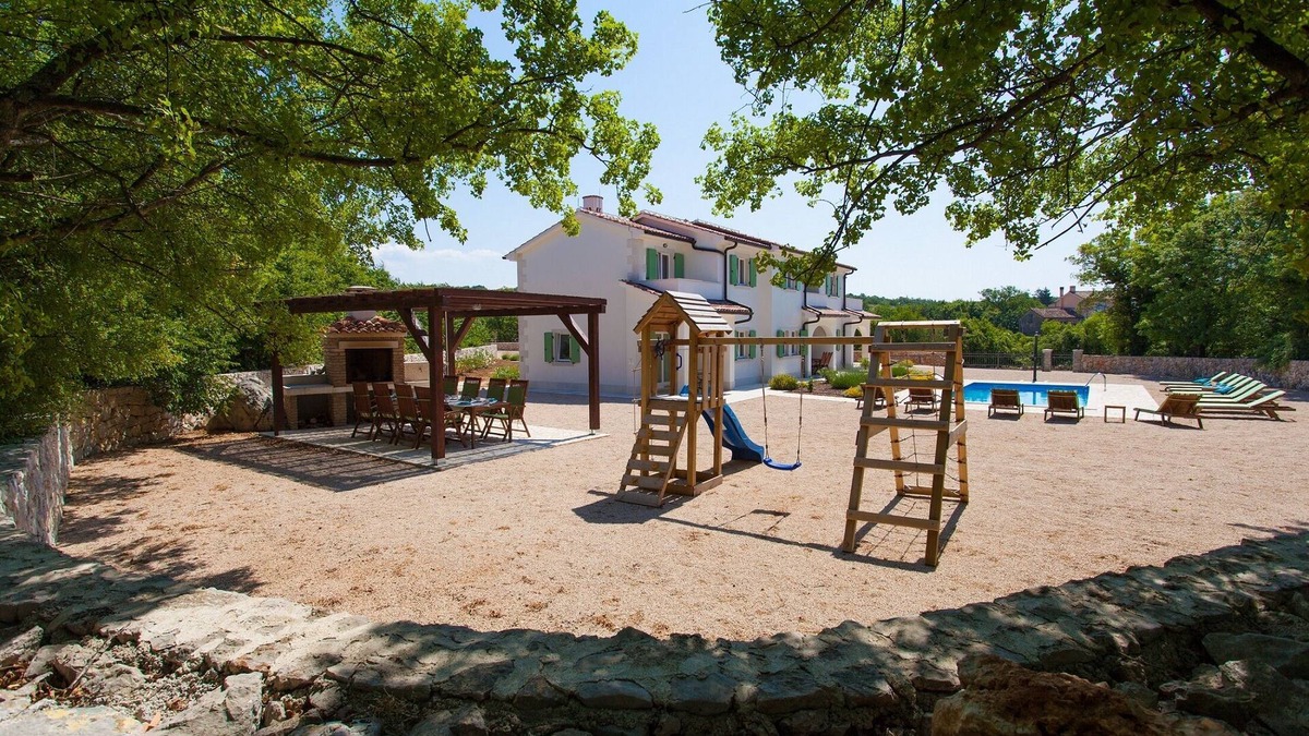 Kras Villa | Villa with pool, children's playground, quiet location - TRAVELER Reiseburo Krk - 2161