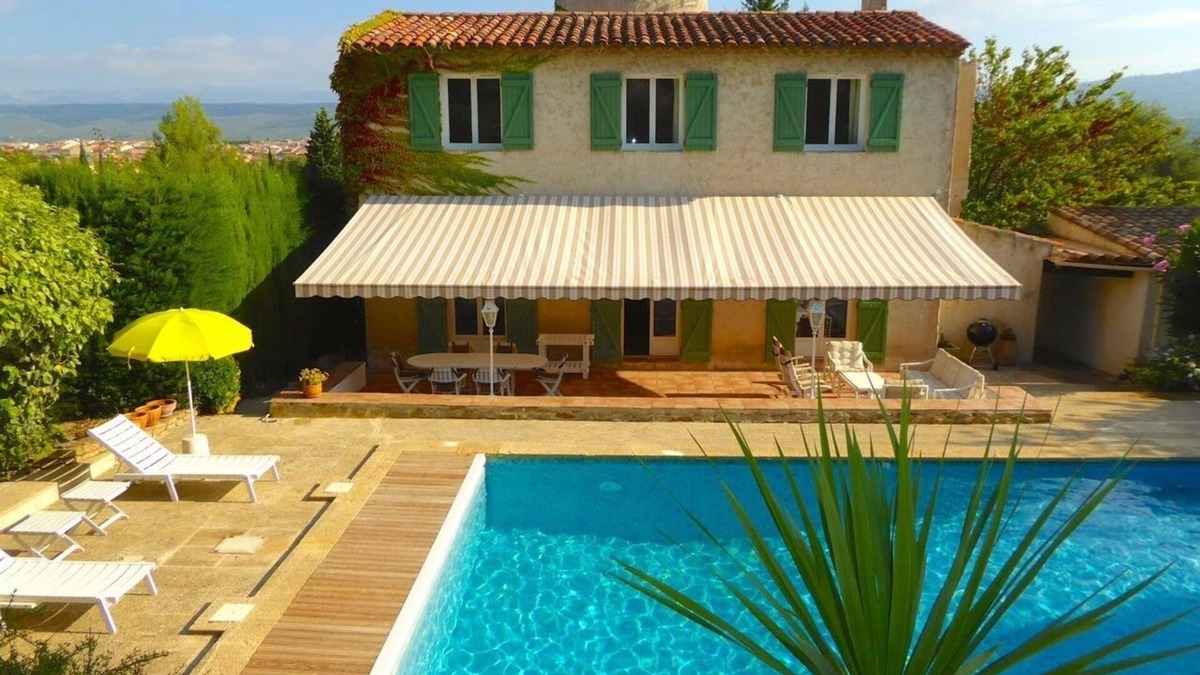 Le Beausset Villa | Villa with pool for 8 to 10 near the sea