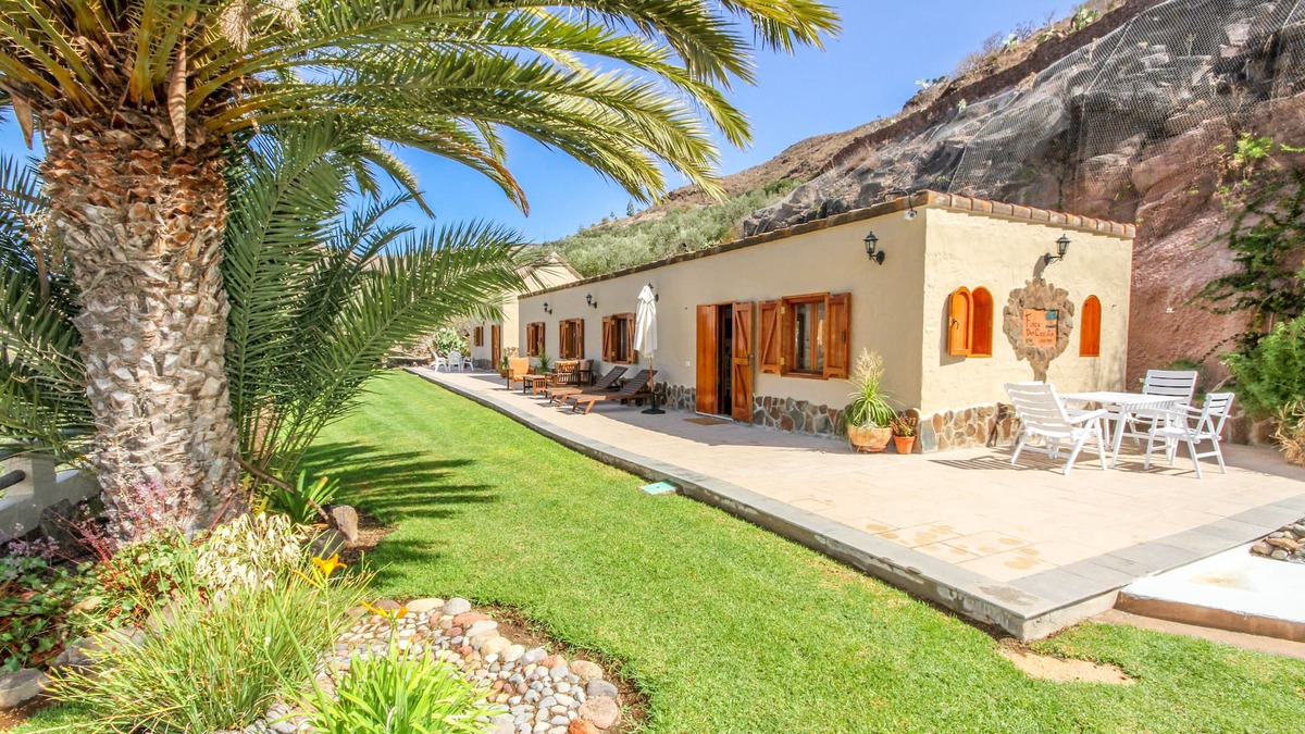 San Bartolome de Tirajana Other | Villa with pool, gardens and fruit trees