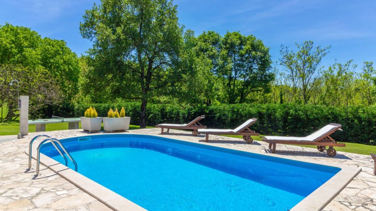 City Center House | Villa with pool, Ideal for several families, 3 separate living units