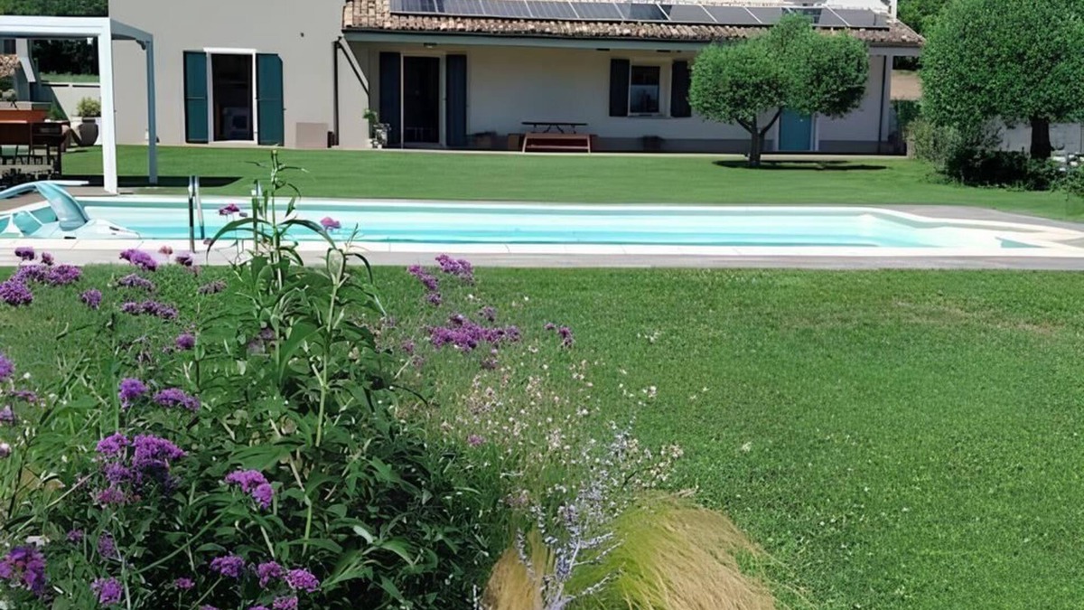 Pesaro Villa | Villa with pool in the Pesaresi countryside a few kilometers from the sea