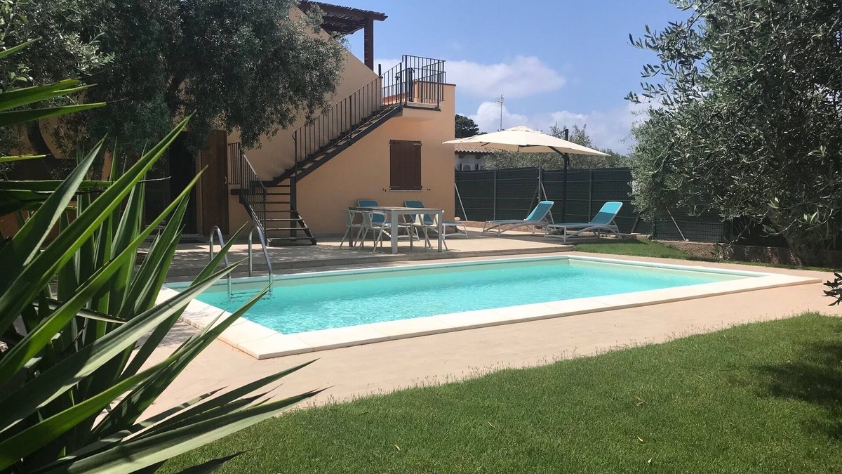 Alghero Villa | Villa with pool surrounded by olive groves. With sea view.Casa in campagna.