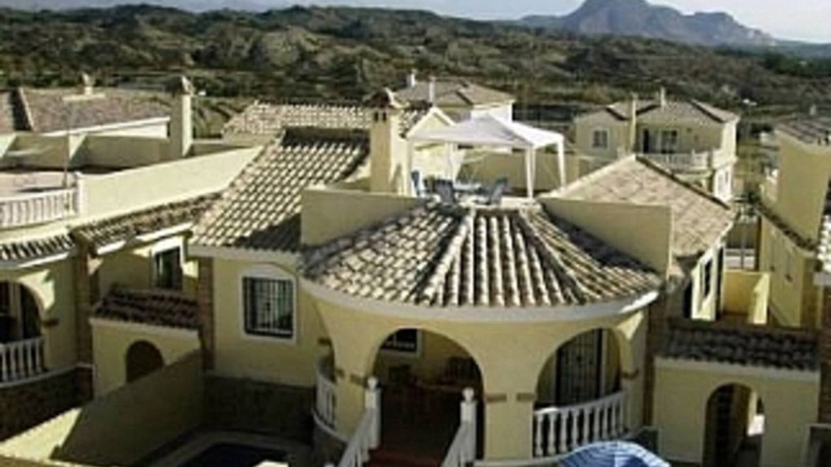 Monforte del Cid Villa | Villa with Private Pool, Air Conditioning, English Free Sat TV and WiFi