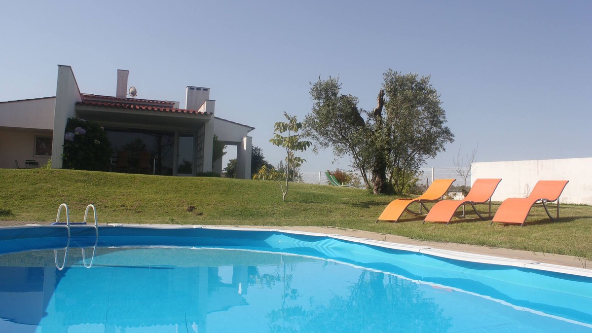 Leiria Villa | Villa with privacity and near beaches. Private swimming pool and great garden