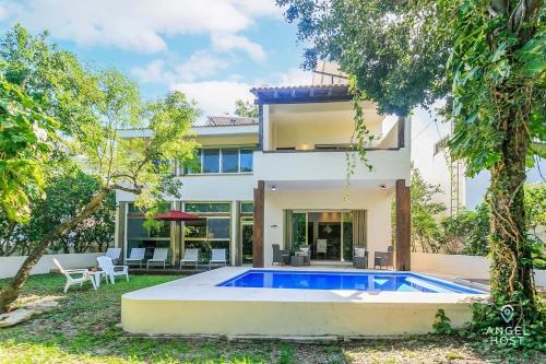 Playacar Villa | Villa with Private Pool & Large Garden in Playacar