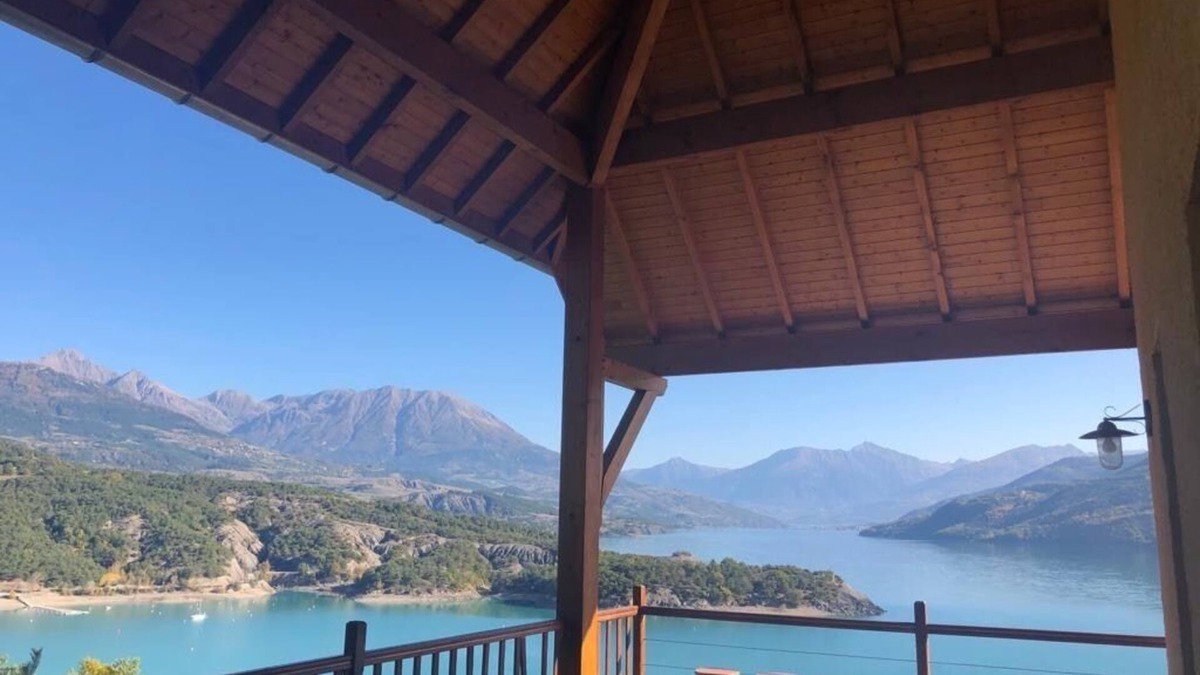 Chorges House | Villa with private beach access