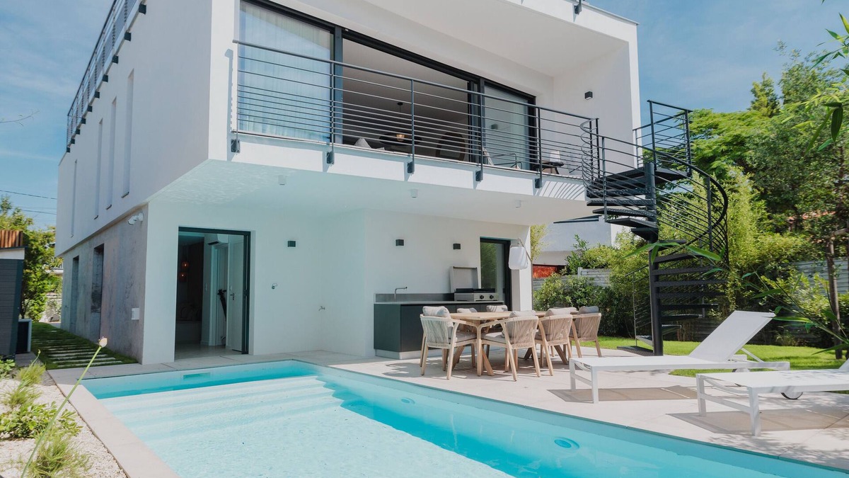 Vaux-sur-Mer Villa | Villa with private heated pool by the sea in Royan