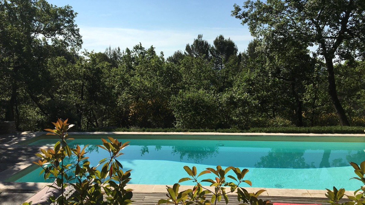 Pierrevert Villa | Villa with private pool in a quiet pine forest between Luberon and Verdon
