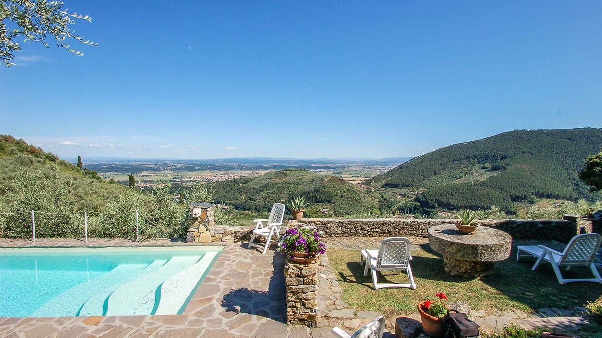 Buti House | Villa with private pool 20km from Pisa, 34 from sea. Quiet area, panoramic view