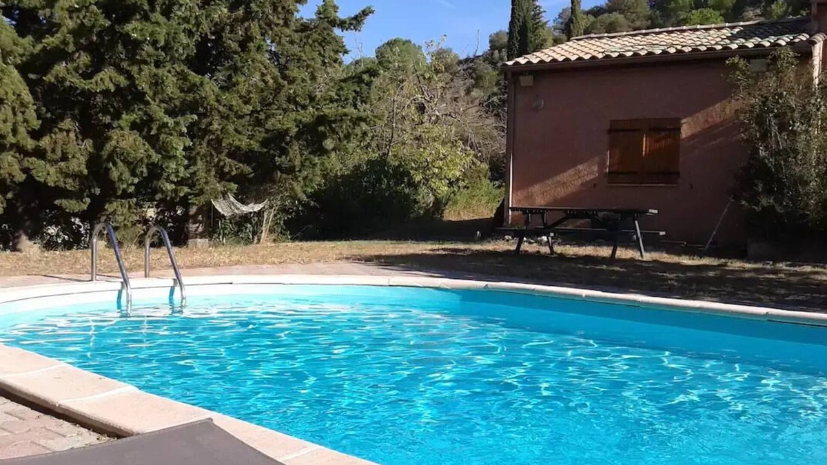 Pieusse Villa | Villa with private pool surrounded by nature