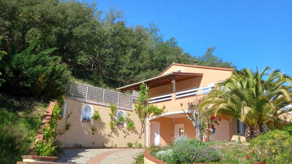 Reynes Villa | Villa with private pool in a quiet location with mountain views 5 min from Ceret