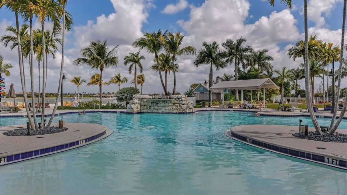 Naples Villa | VILLA with private Pool in Naples Reserve