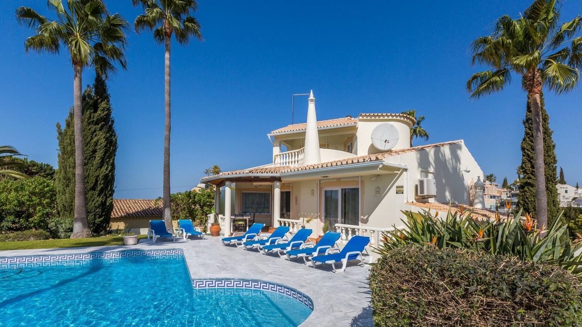 Patroves Villa | Villa with sea views in a wonderful garden