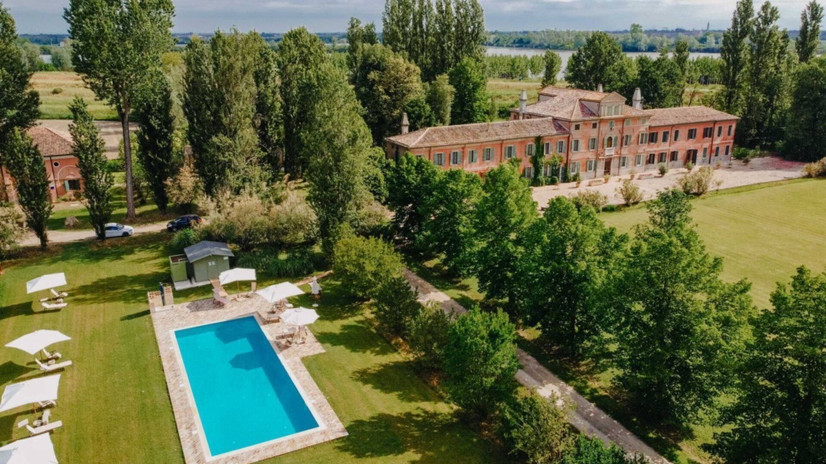Taglio di Po House | Villa with shared pool between Ferrara and Venezia