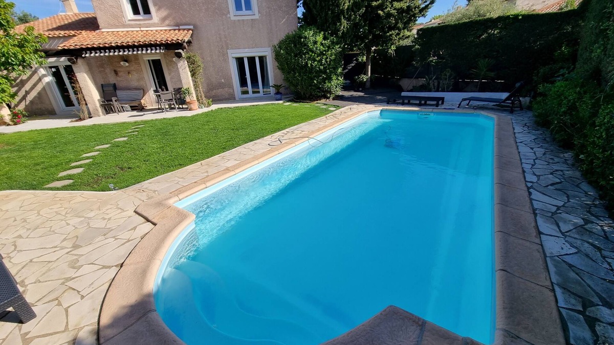 Les Sablettes Villa | Villa with swimming pool close to the beach
