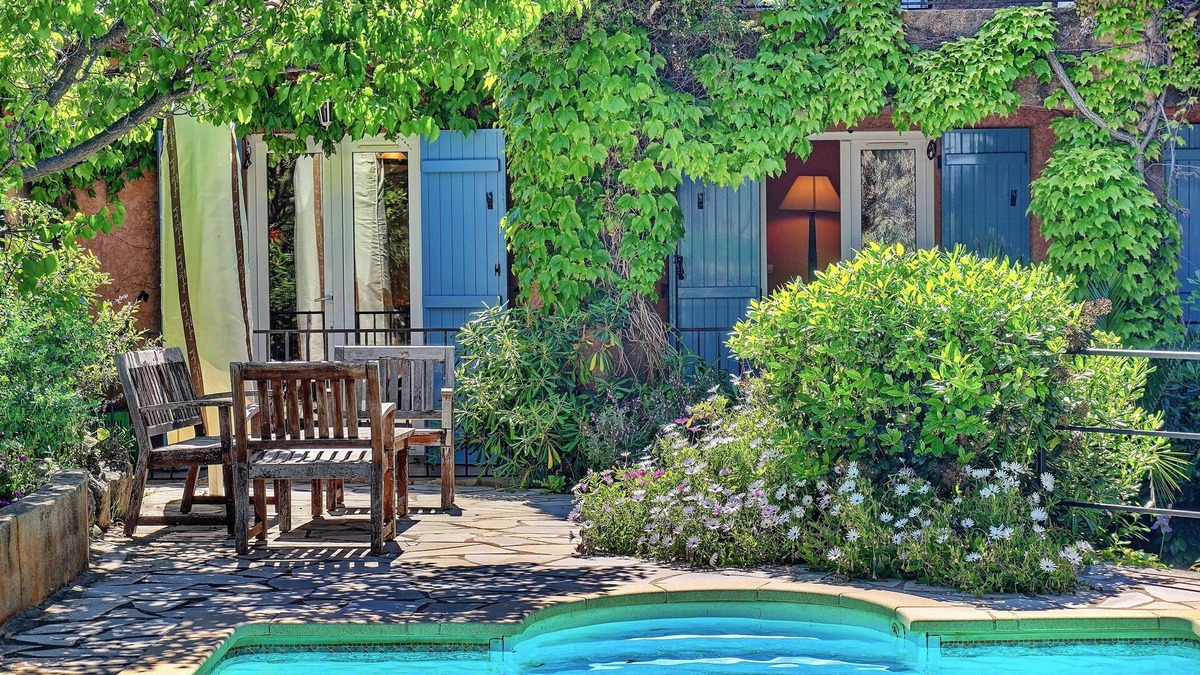 Espero-Pax Villa | Villa with swimming pool, in a green setting, 5 minutes from the beach