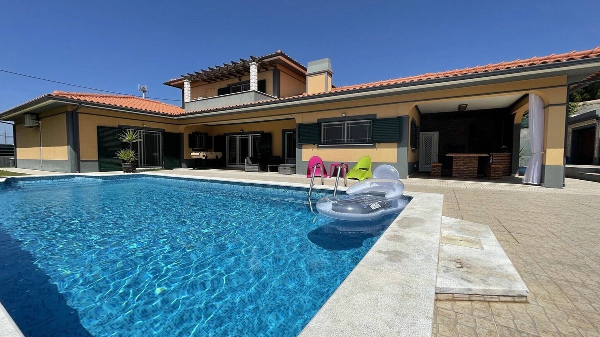 Seixal House | VILLA WITH SWIMMING POOL seixal