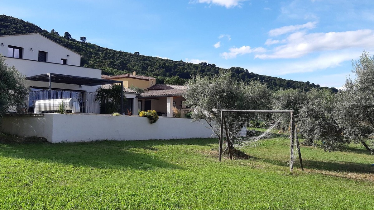 Peyruis Villa | Villa with swimming pool in Haute Provence
