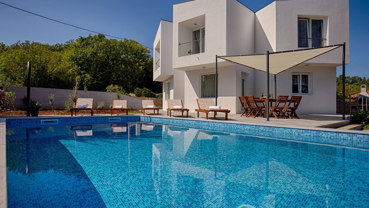 Gostinjac Villa | Villa with swimming pool in a quiet location- TRAVELER Reiseburo Krk ID 2180