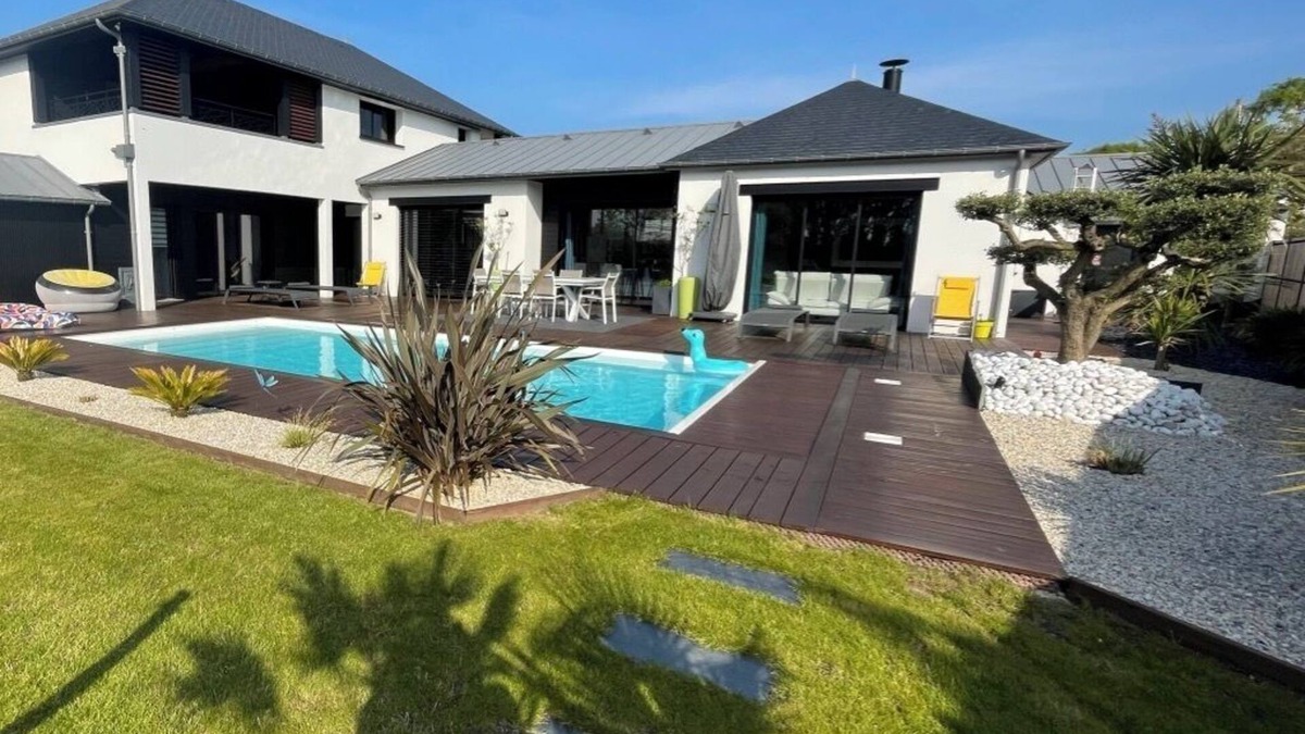 Dinard Villa | Villa with swimming pool and private parking for 8 people