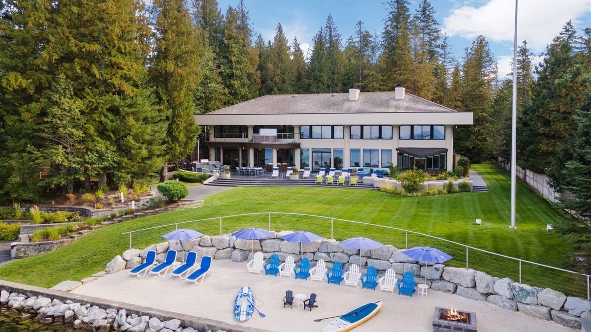 Sagle House | Villa Z Luxury Waterfront Estate, Beach, Hot Tub