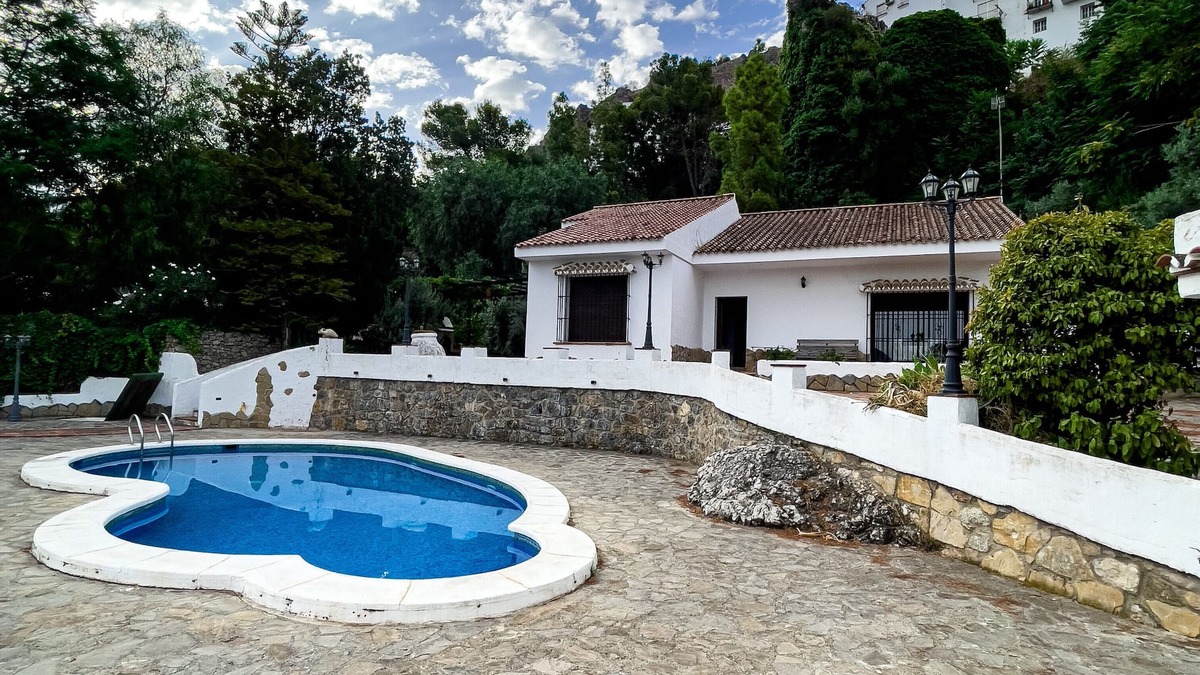 Zahara de la Sierra Ski Chalet | Villa Zahara de la Sierra