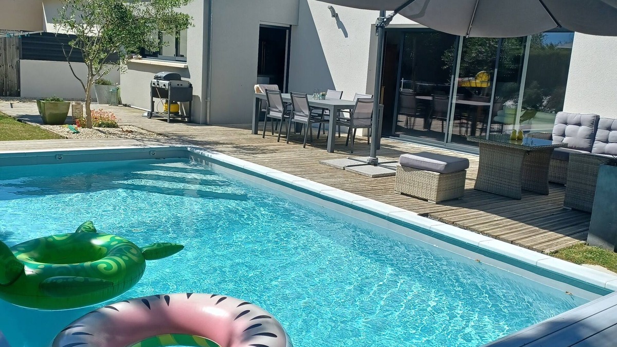 Guidel House | Village center, 3 km from sandy beaches, contemporary with heated pool