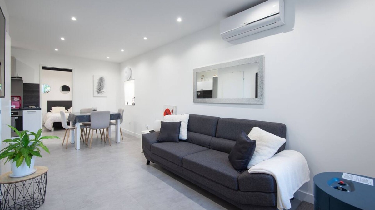 Villeneuve-les-Avignon House | village house
