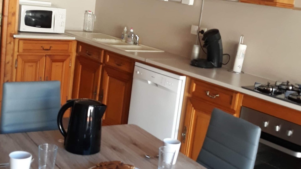 Poule-les-Echarmeaux House | Village house in the heart of the Beaujolais Vert, close to hiking trails