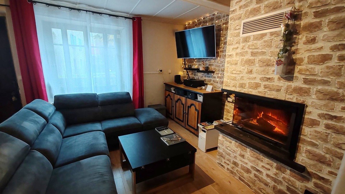 Balagueres House | Village house at the start of several hiking trails