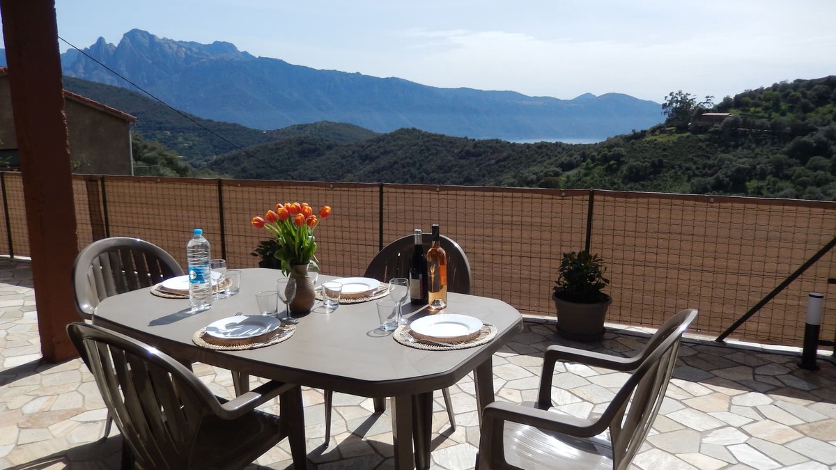 Osani House | Village house located in the beautiful Gulf of Porto