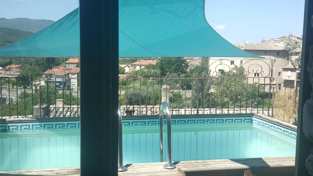Volonne House | Village house with swimming pool and very large terrace, 10 mn south of Sisteron.