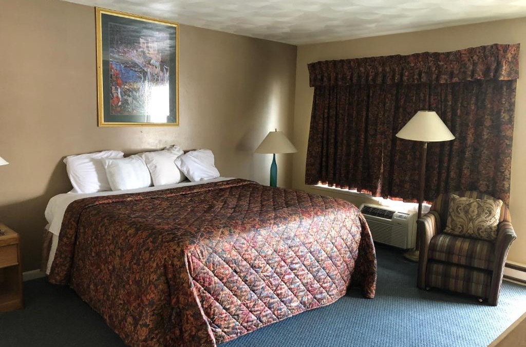Holt Hotel | Village Inn Motel Holt