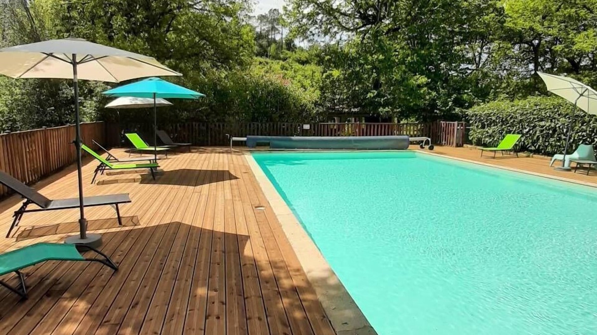 Calviac-en-Perigord House | Village of 10 lodgings with heated outdoor swimming pool, restaurant on 1 hectare