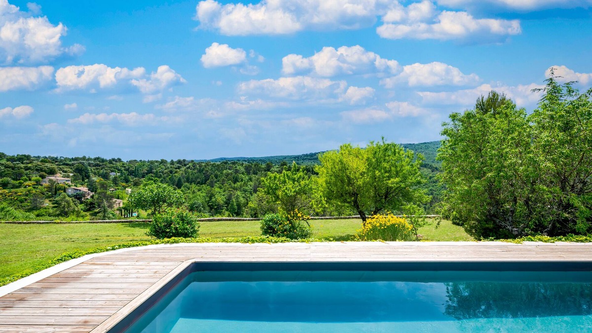 Bonnieux House | Village rental for 4 with heated pool and superb views over the Luberon valley
