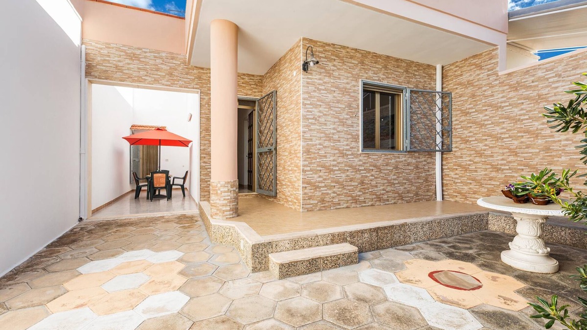 La Strea House | Villetta Stellastrea by BarbarHouse